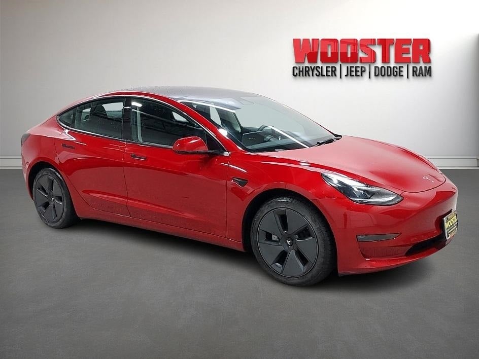 2022 Tesla Model 3 Long Range .. Autopilot...425hp...358 miles to a charge..0-60